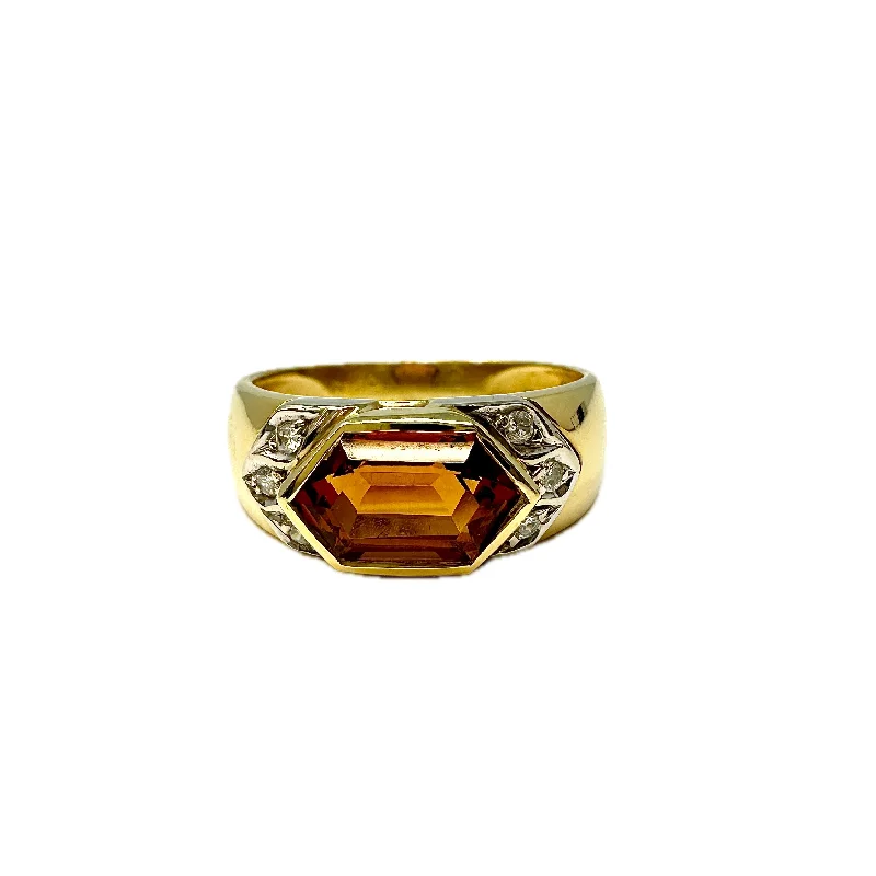 BeachRings-18K Gold Ring with Citrine and Diamonds