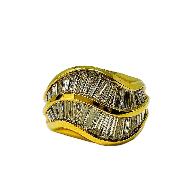 SisterRings-Nino Verita 18K Gold Wavy Ring with 2 Rows of Baguette Diamonds