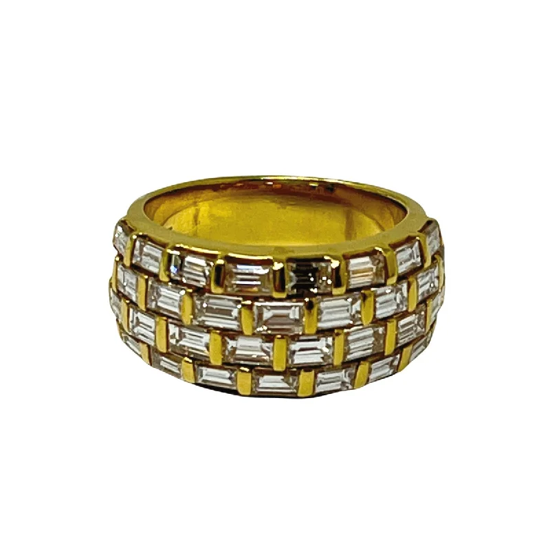 ClassicRings-18K Gold Ring with 32 Baguette Diamonds